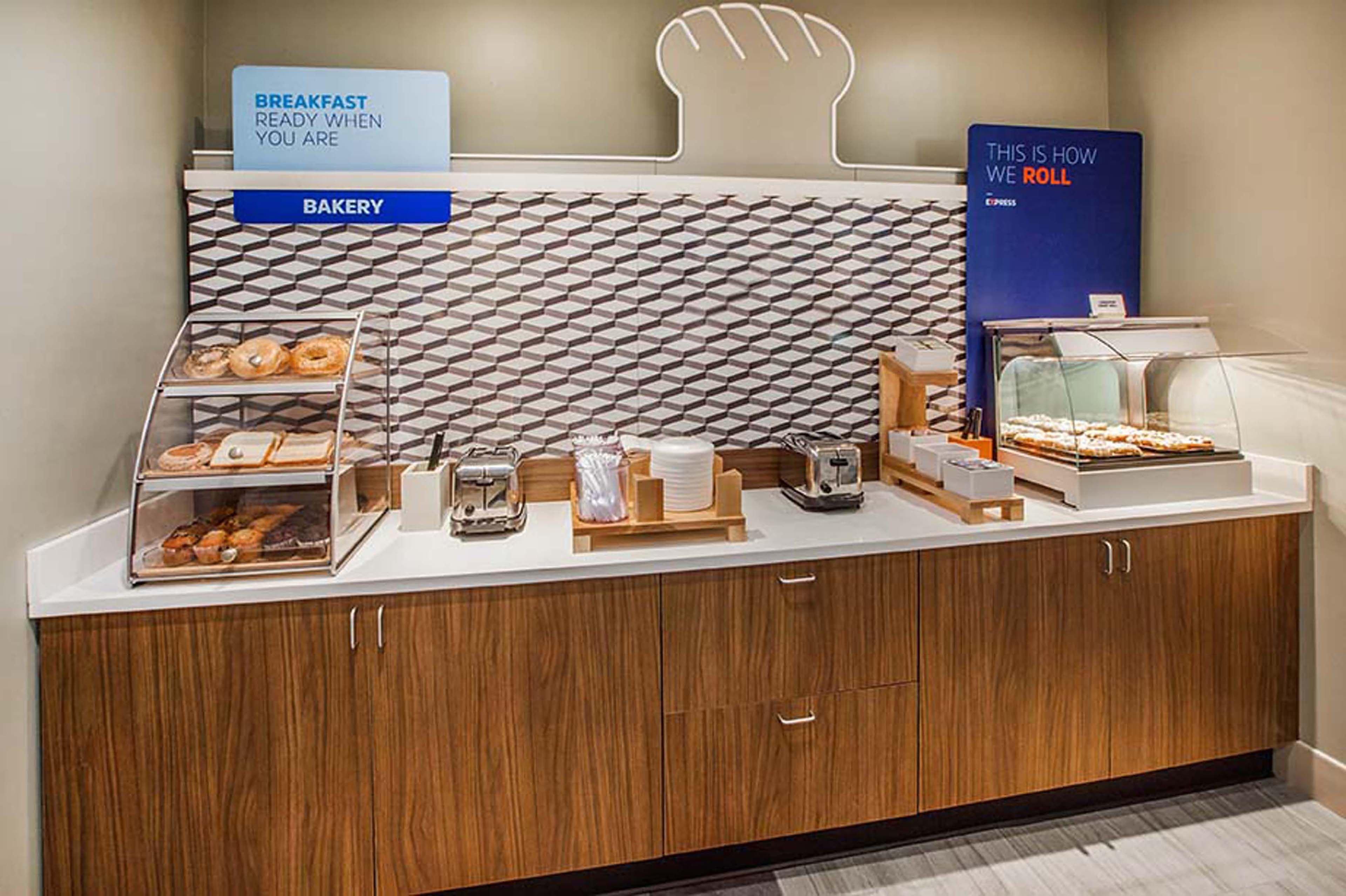 Holiday Inn Express Hotel & Suites Minden By Ihg Exteriör bild